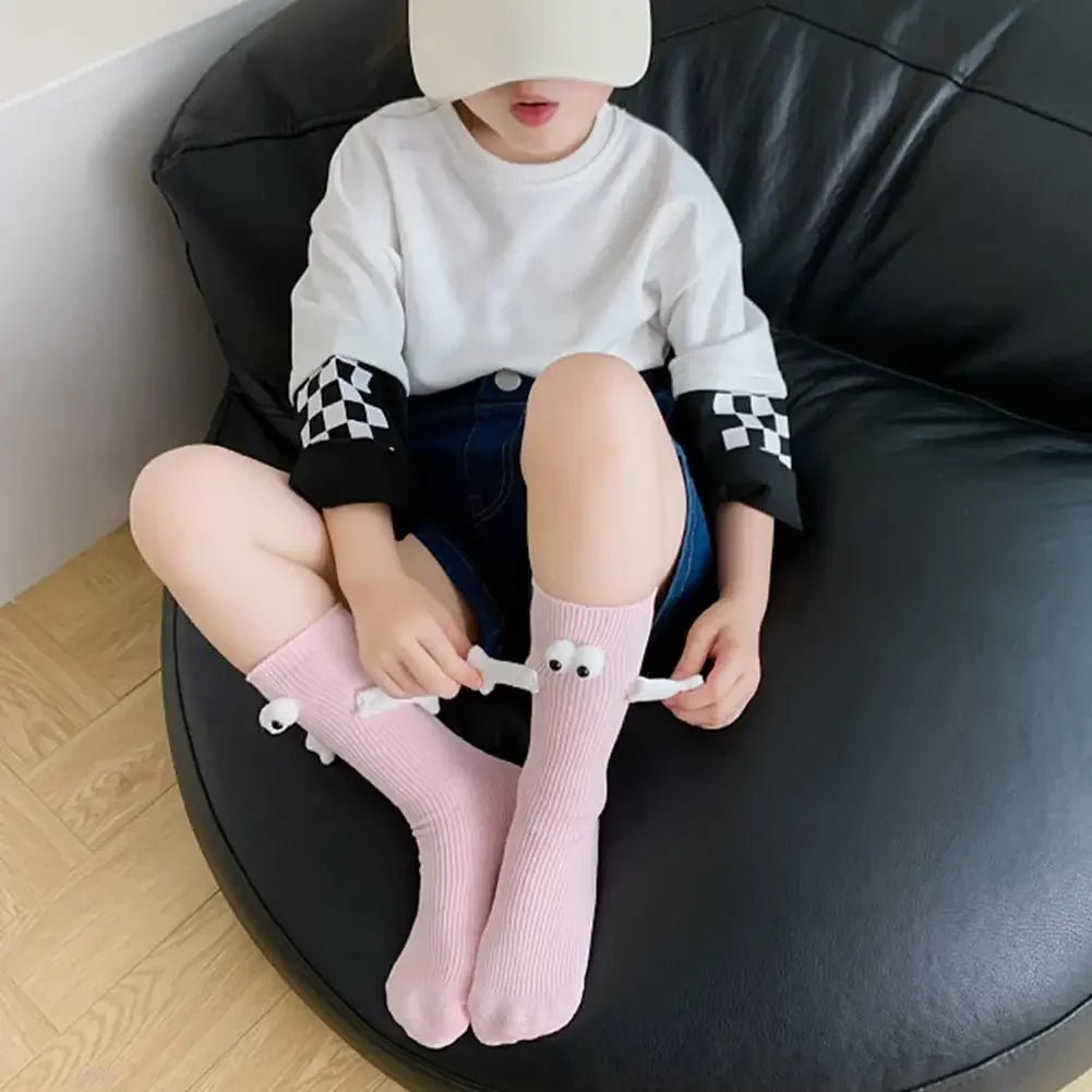 Cat Shop Boys - 2 Pairs Magnetic Socks with Hands Women Men Fashion Black White Funny Cute Cartoon Eyes Couple Mid - tube Socks for Gifts