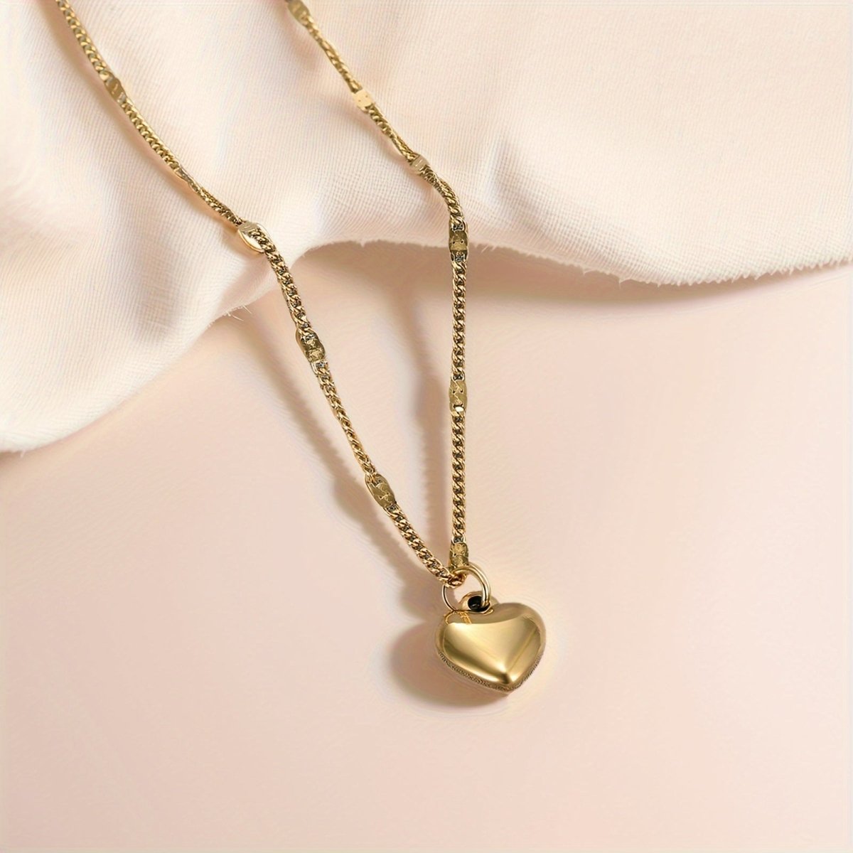 Cat Shop Boys - Elegant 18K Gold - Plated Heart Pendant Necklace for Women - Stainless Steel, Perfect for Parties & Gifts