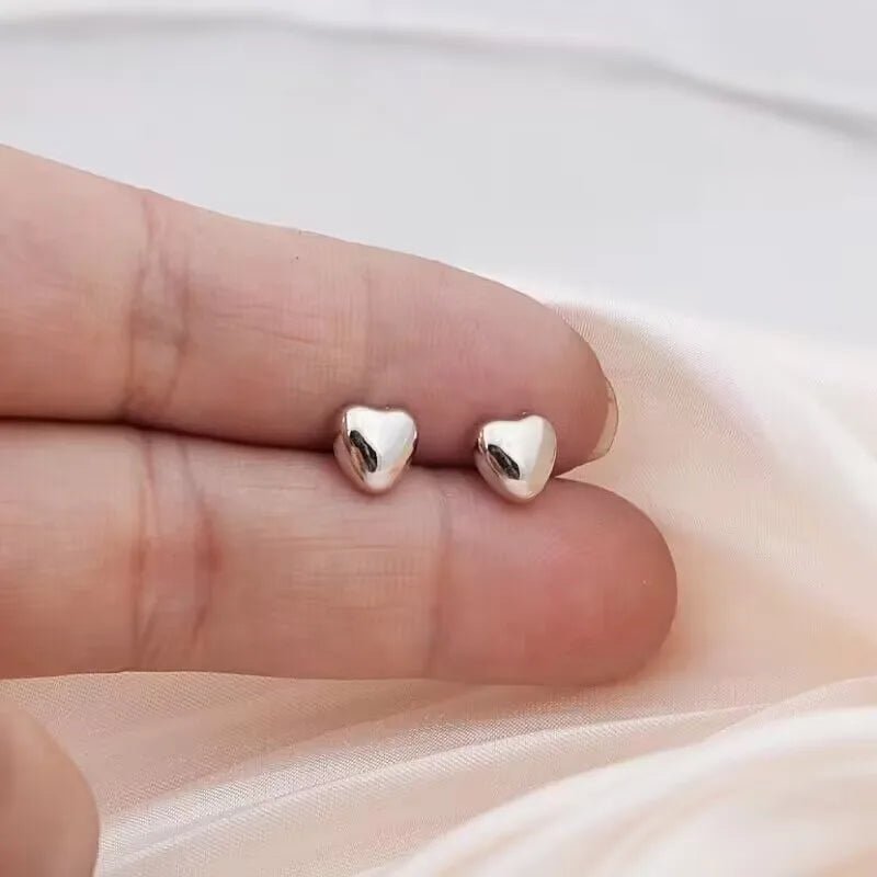 Cat Shop Boys - Super Mini Metal Heart Stud Earrings for Women Girls Daily Wear Jewelry Simple Silver Color Trendy Cute Geometry Earrings Gift