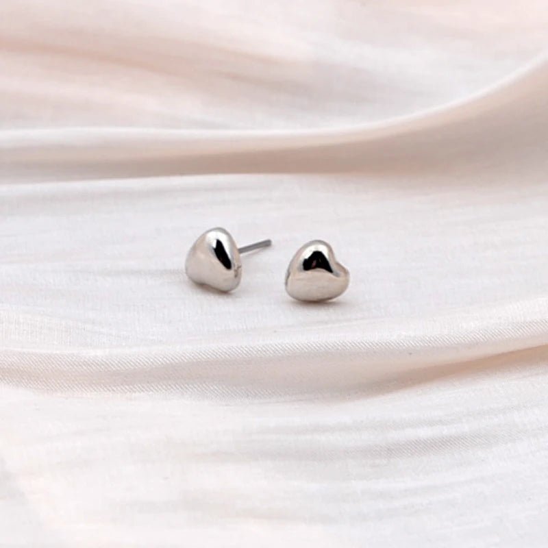 Cat Shop Boys - Super Mini Metal Heart Stud Earrings for Women Girls Daily Wear Jewelry Simple Silver Color Trendy Cute Geometry Earrings Gift